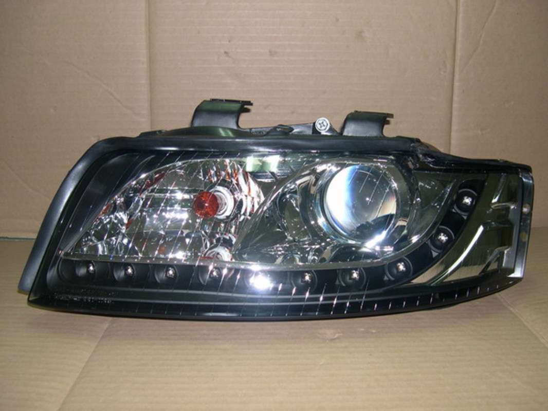 2001-2004 奧迪 A4 黑框R8魚眼 大燈 (缺貨)