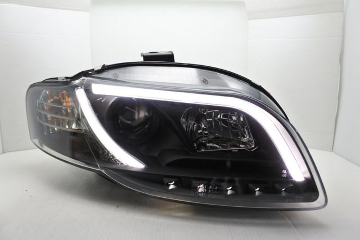 2005-2008 奧迪 A4 黑框R8光柱魚眼 大燈
