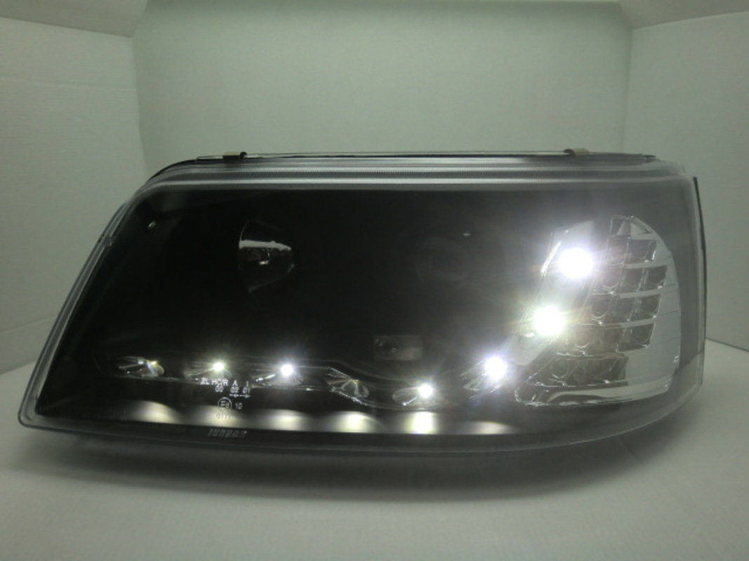 2005-2010 T5 黑框魚眼 R8大燈 LED方向燈