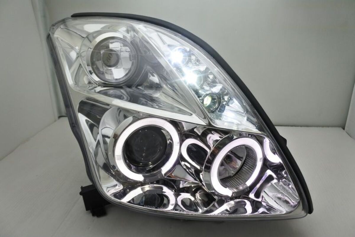 2005/09-2009 SWIFT 晶鑽光圈魚眼 大燈 (三顆LED小燈)