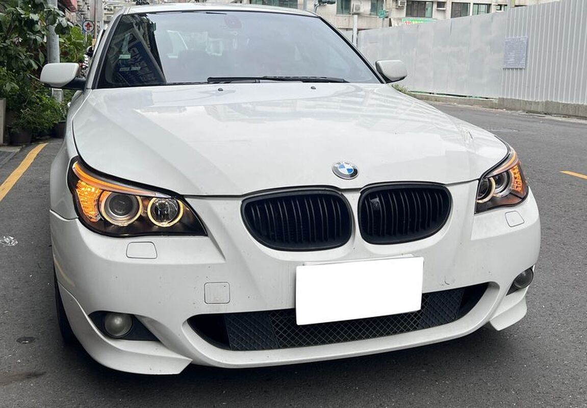 2007/06-2010 E60 原廠型魚眼 大燈 歐規 鹵素燈泡