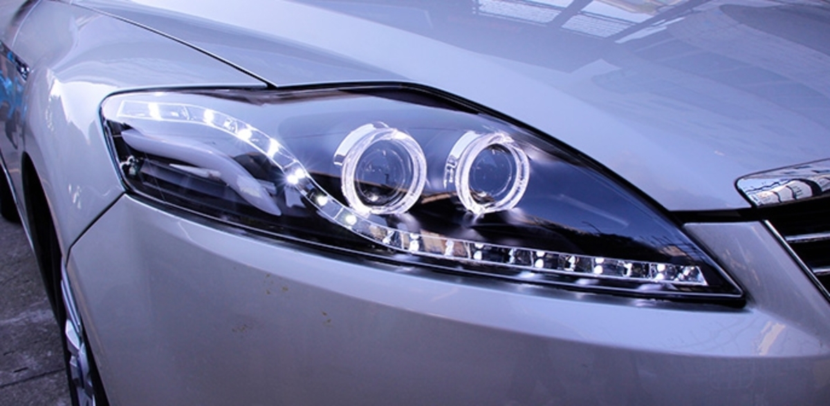 2008-2013 MONDEO  黑框魚眼大燈 序列式方向燈
