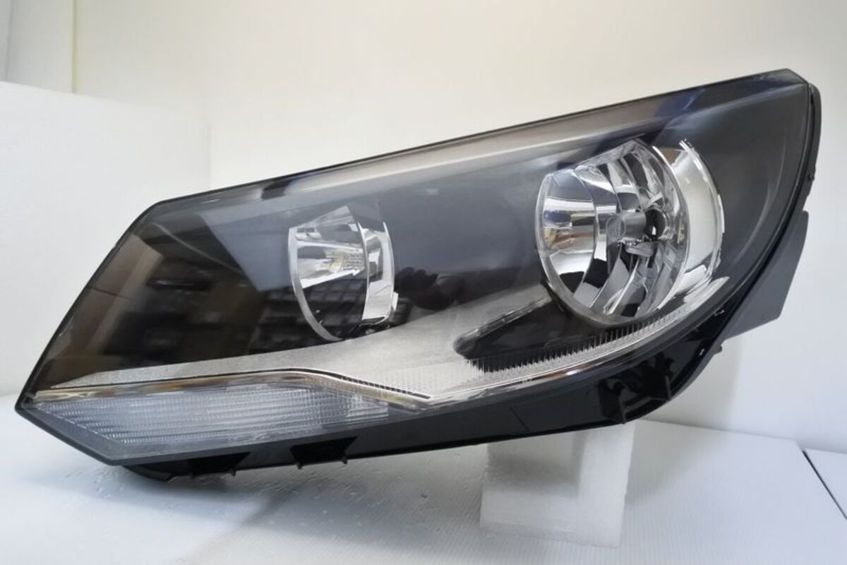 2011/09-2016/08 TIGUAN 原廠型黑框 大燈 鹵素燈泡