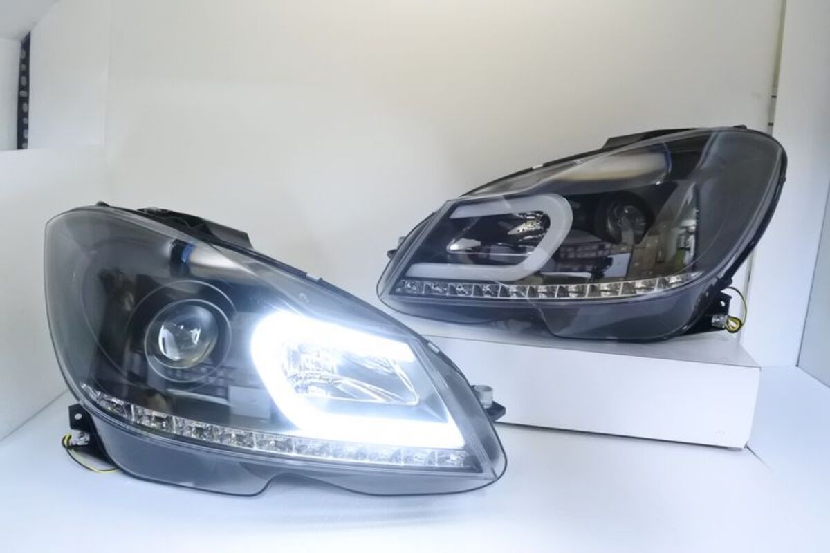 2011/04-2014 W204 C型黑底魚眼美規 大燈  LED方向燈 鹵素燈泡