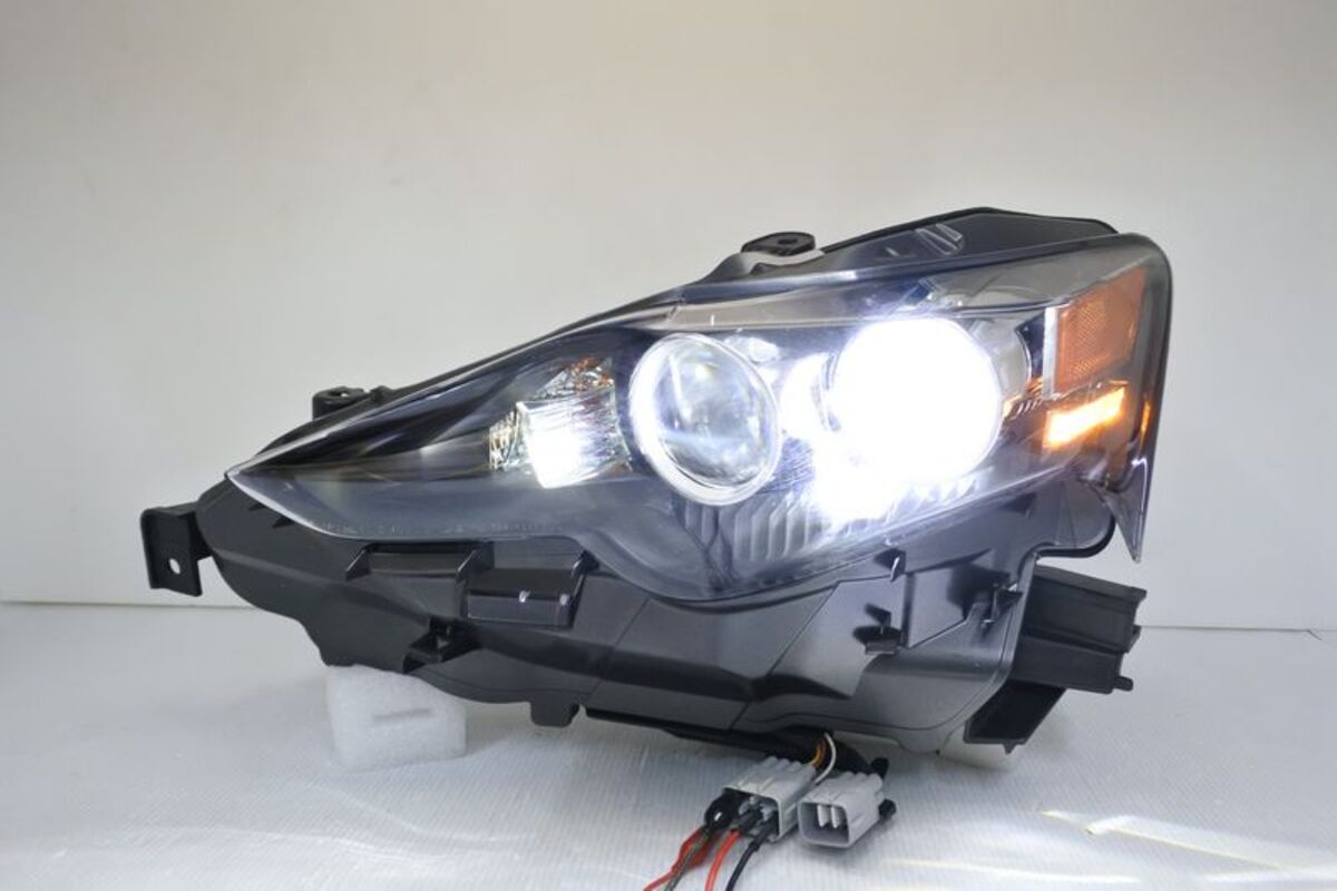 2015/10-2018 LEXUS IS200t LED 魚眼 大燈 (缺貨)