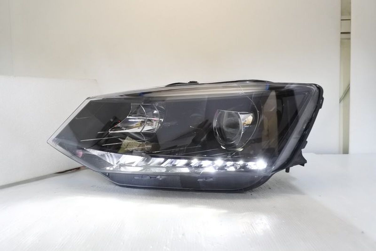 2014-2018/10 SKODA FABIA 原廠型 黑框魚眼 大燈