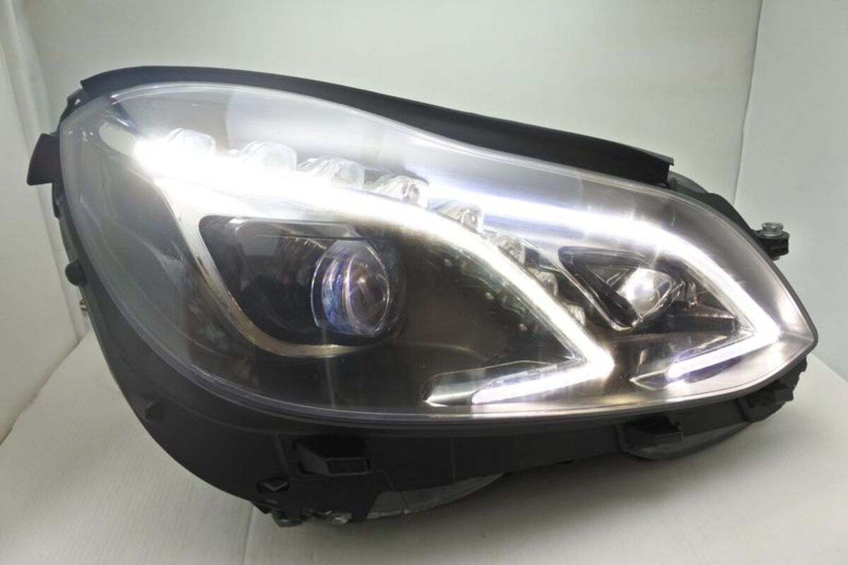 2013/06-2016/06 W212 E-CLASS 升級高階式樣 單魚眼 大燈 (內建LED.LED方向燈.歐規)