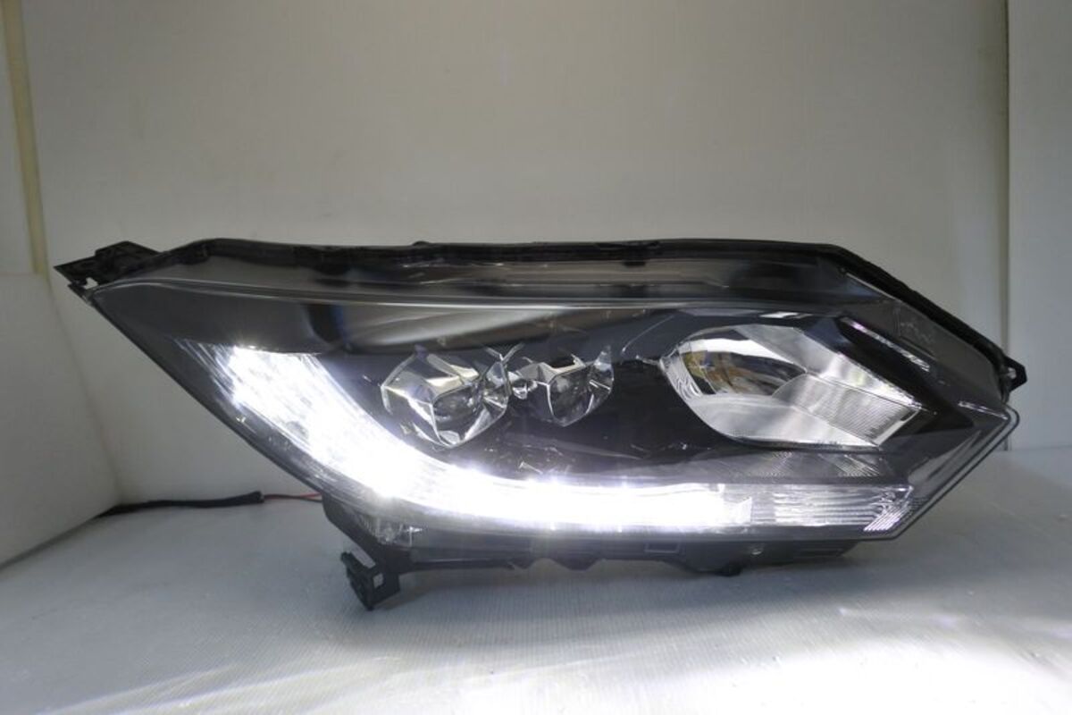 2016/10-2019/04 HRV 原廠型 高階樣式 LED魚眼 大燈