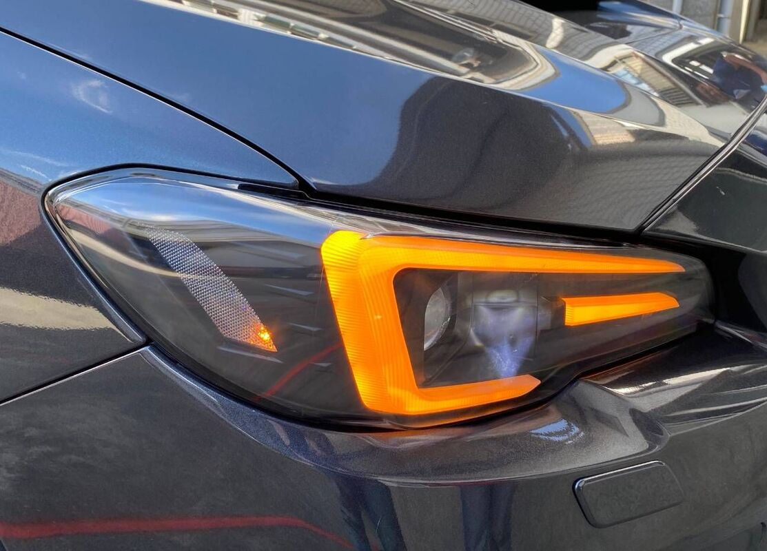 15-LEVORG 黑框魚眼 雙色光條 大燈(內建LED.方向燈LED)