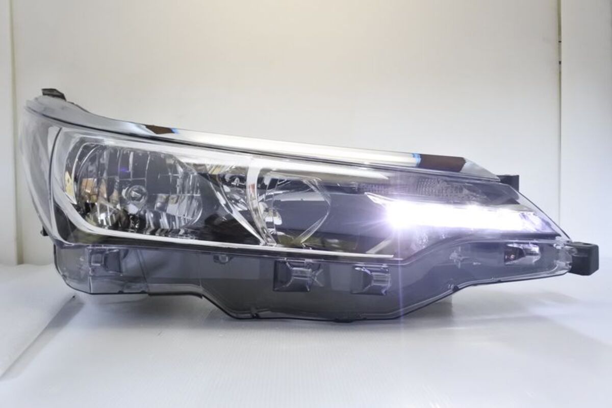2016/11-2019/03 ALTIS 11.5代 原廠型大燈 含飾條 鹵素版本