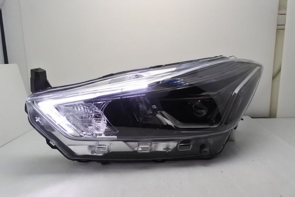 2018/11-2022/09 KICKS 原廠型LED魚眼 大燈 