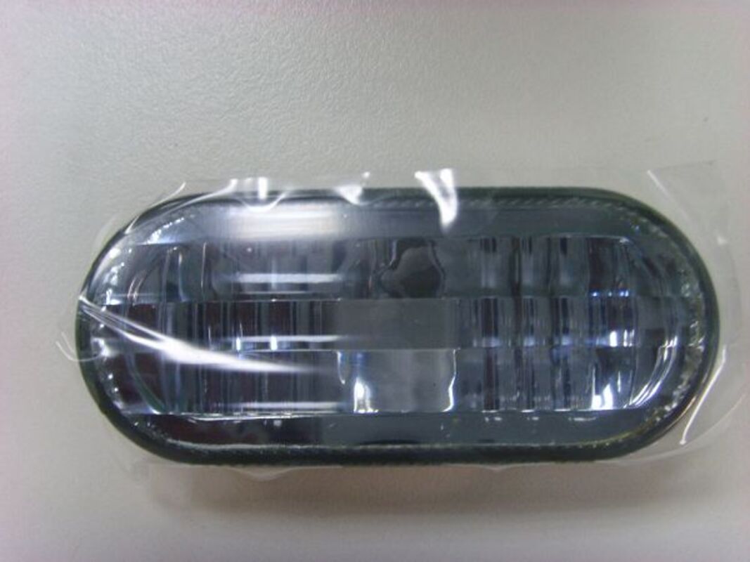 1992-1997 GOLF 3 燻黑 側燈 橢圓形 (缺貨)