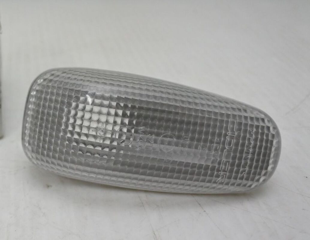 1997/06-2000/06 W202 C-CLASS 前葉子版 側燈 正廠