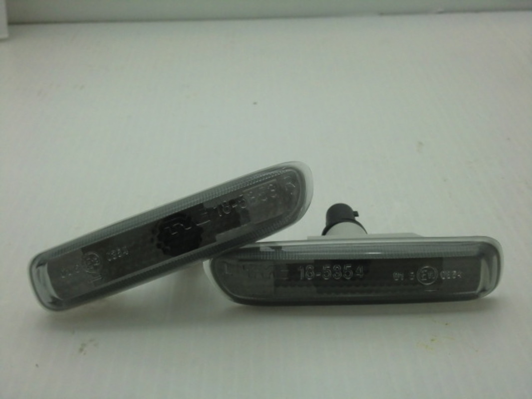 1999-2001/08 E46 2門 薰黑 側燈