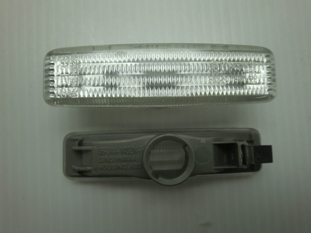 1996-2003 E39 原廠型全白 側燈