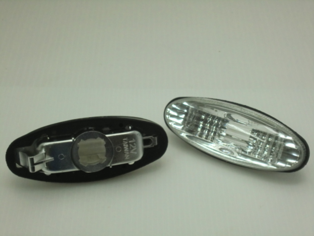 1999-2003 TIERRA ACTIVA 1995-1998 LIATA 2001-2003 MAV 晶鑽 側燈