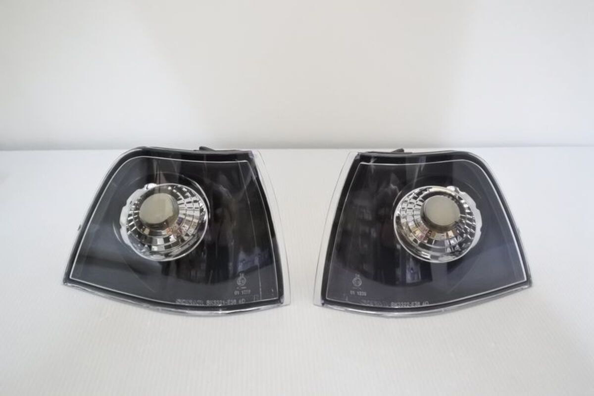 1991-1998 E36 4門 黑框 角燈