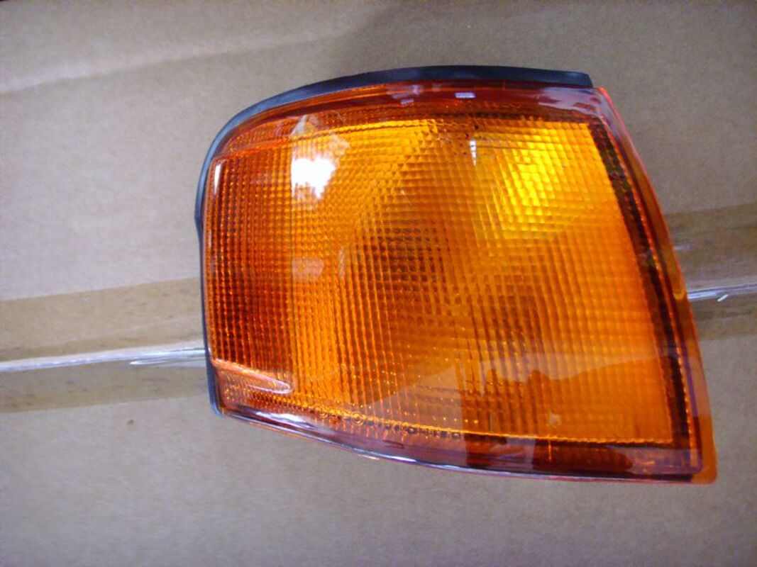 1995-1998 TERCEL 原廠型黃 角燈