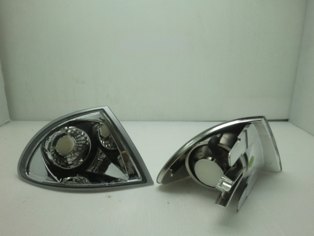 1998-2001 E46 4門 晶鑽透明 角燈