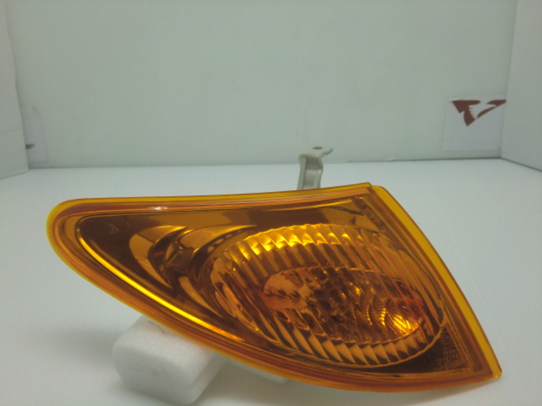 2002/06-2005 PREMACY 2.0 原廠型黃 角燈 (缺貨)