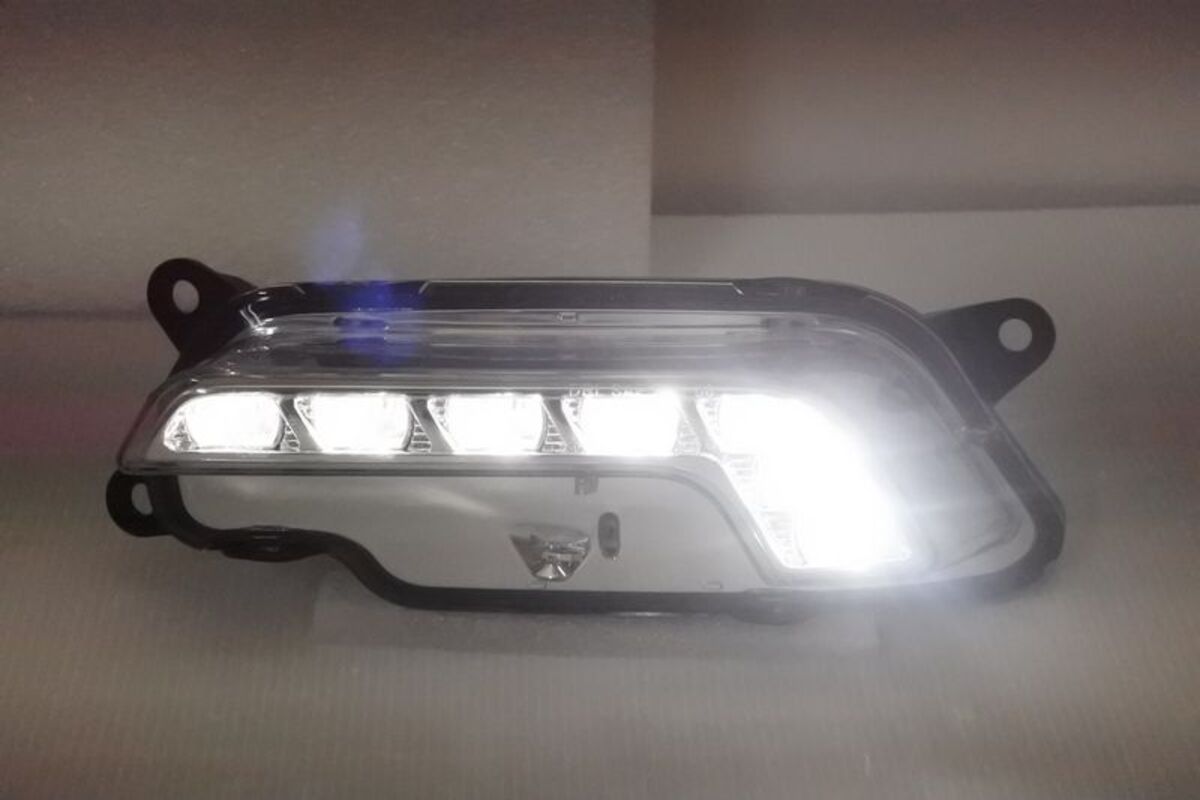 2009/07-2013/05 W212 E-CLASS C207 2門 LED專用L型 日行燈