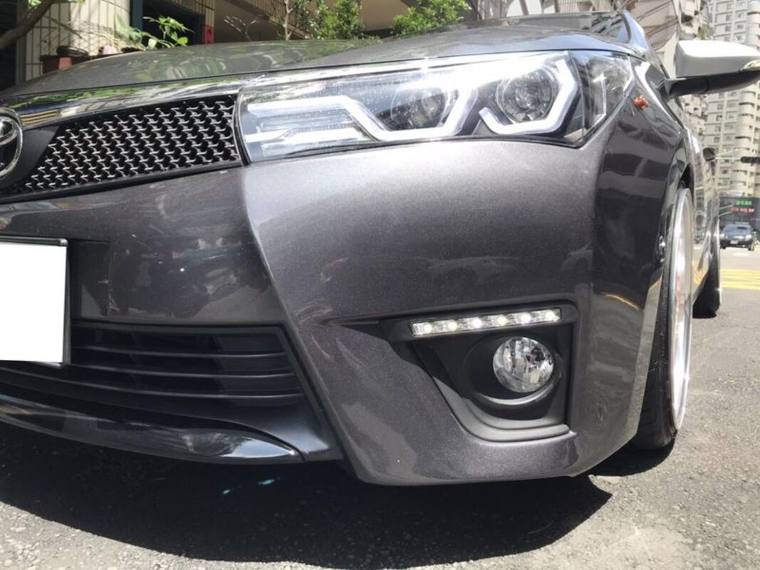 2013/11-2016/10 ALTIS 11代 LED一字形 日行燈 鍍鉻框 霧燈蓋