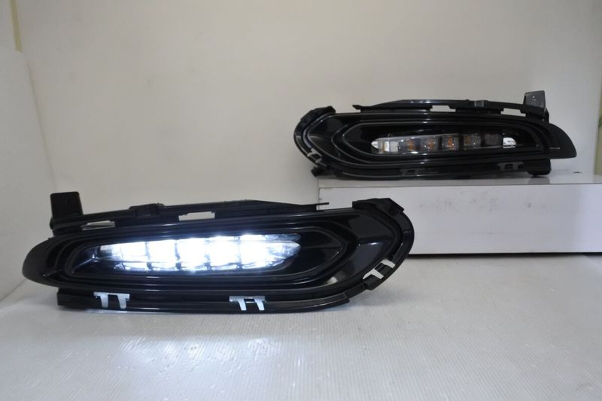 2016/10-2019/04 HRV 升級日規式樣 日行燈 序列式方向燈 (無霧燈適用)