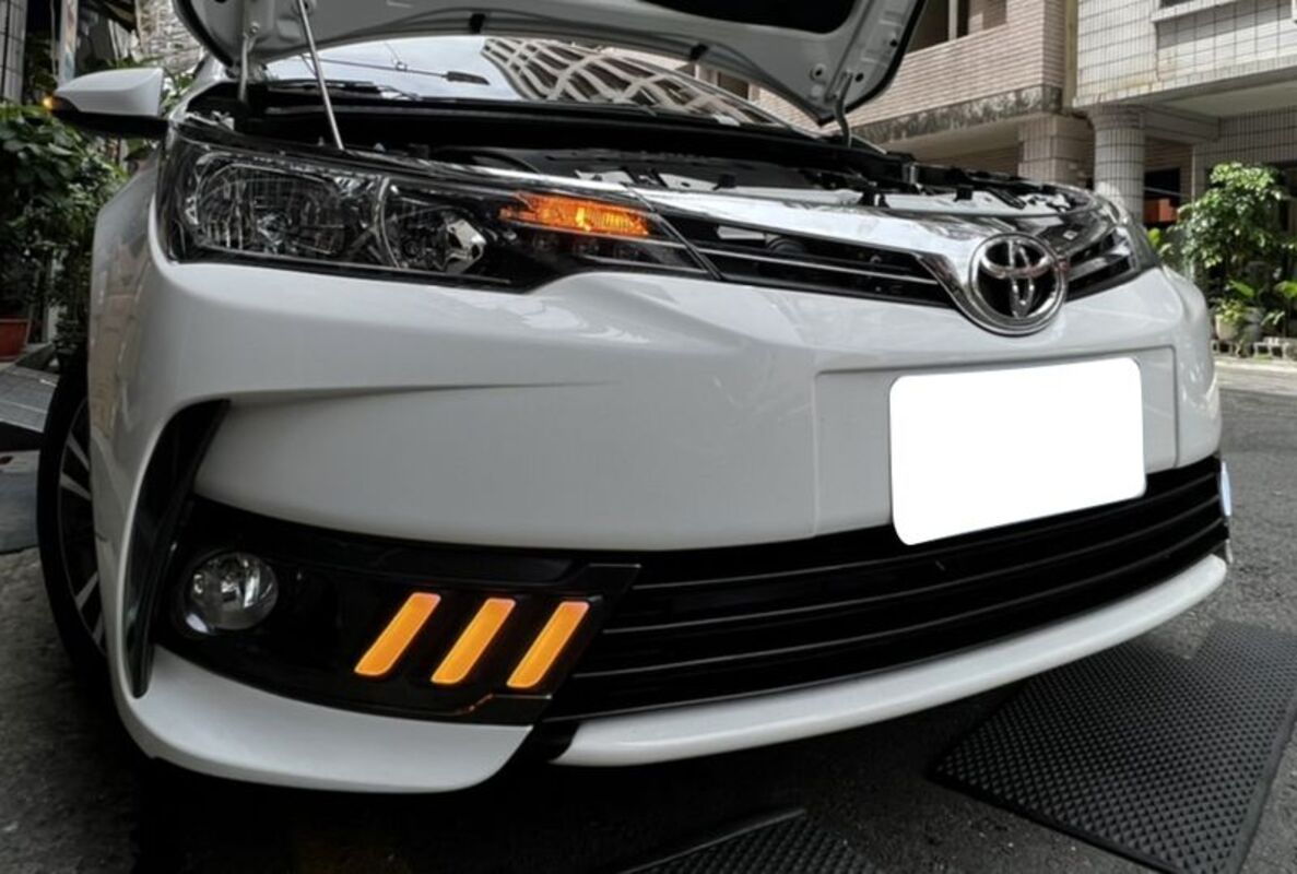 2016/11-2019/03 ALTIS 11.5代 升級野馬款 雙色 日行燈 方向燈