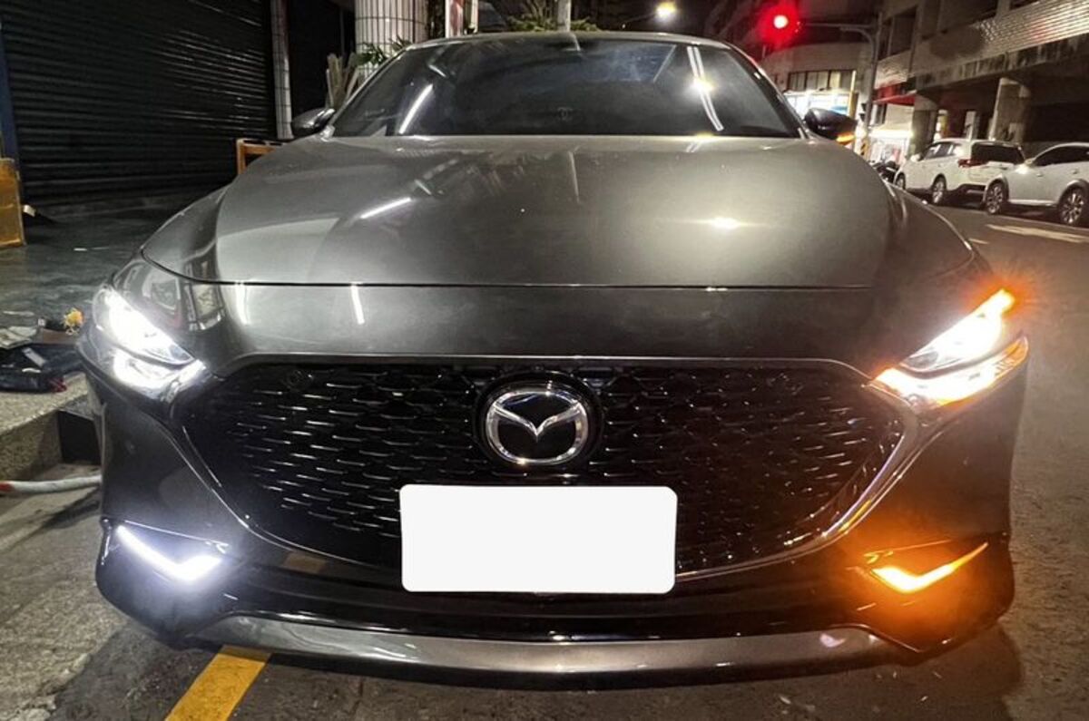 2019/07-2021 MAZDA 3 4門 LED L型雙色 日行燈 序列式 方向燈