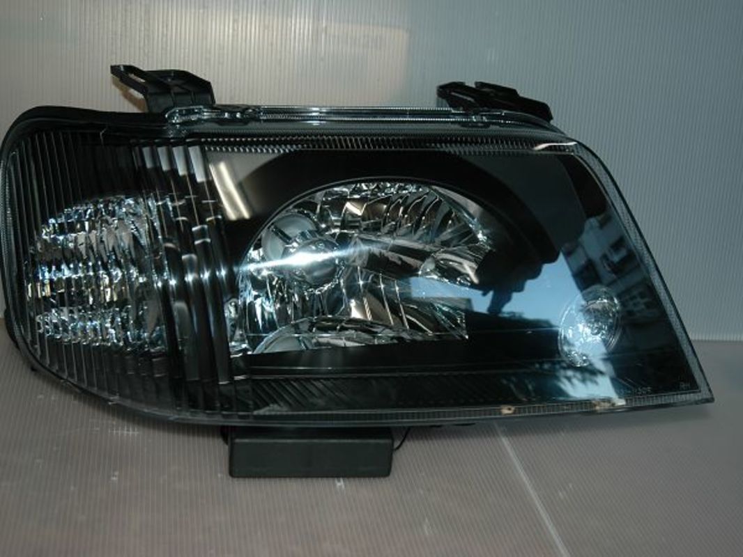 2002-2003 ESCAPE 薰黑 大燈 (規格H4.停產)