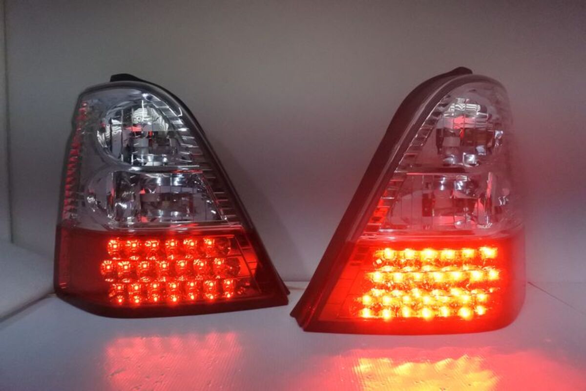 2000-2004 ODYSSEY LED晶鑽紅白 尾燈