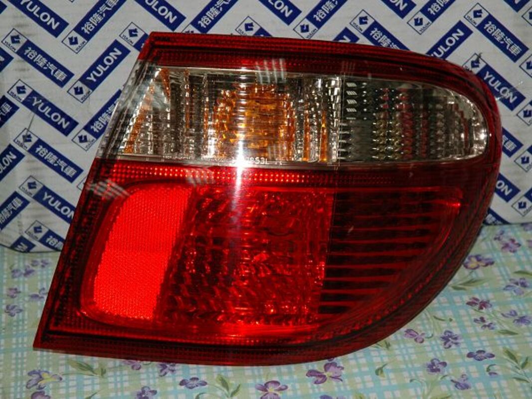 2000/05-2003/04 SENTRA 180 1.6 原廠 外側 尾燈
