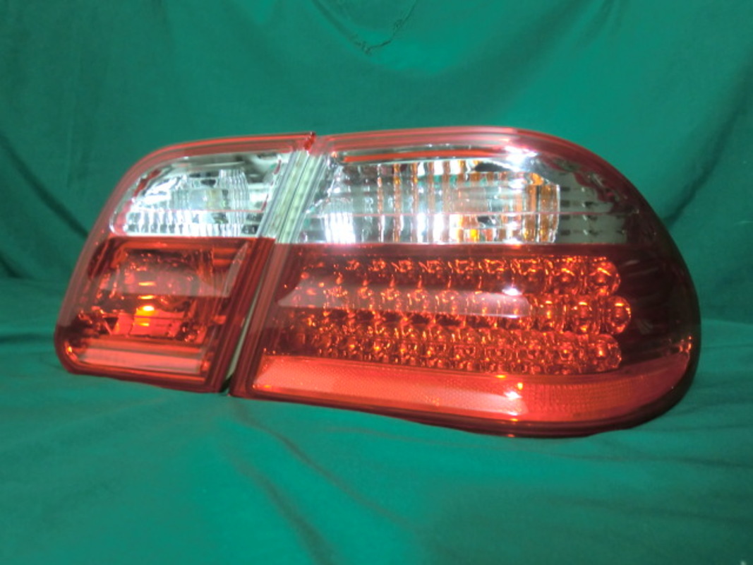 1996-2002/04 W210 LED晶鑽紅白 尾燈 (缺貨)