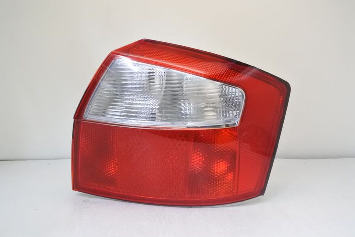 2001-2004 A4 原廠型 紅白 尾燈