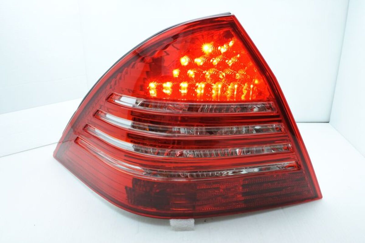 2000/07-2004/05 W203 C-CLASS LED蜂巢式 晶鑽紅白 尾燈