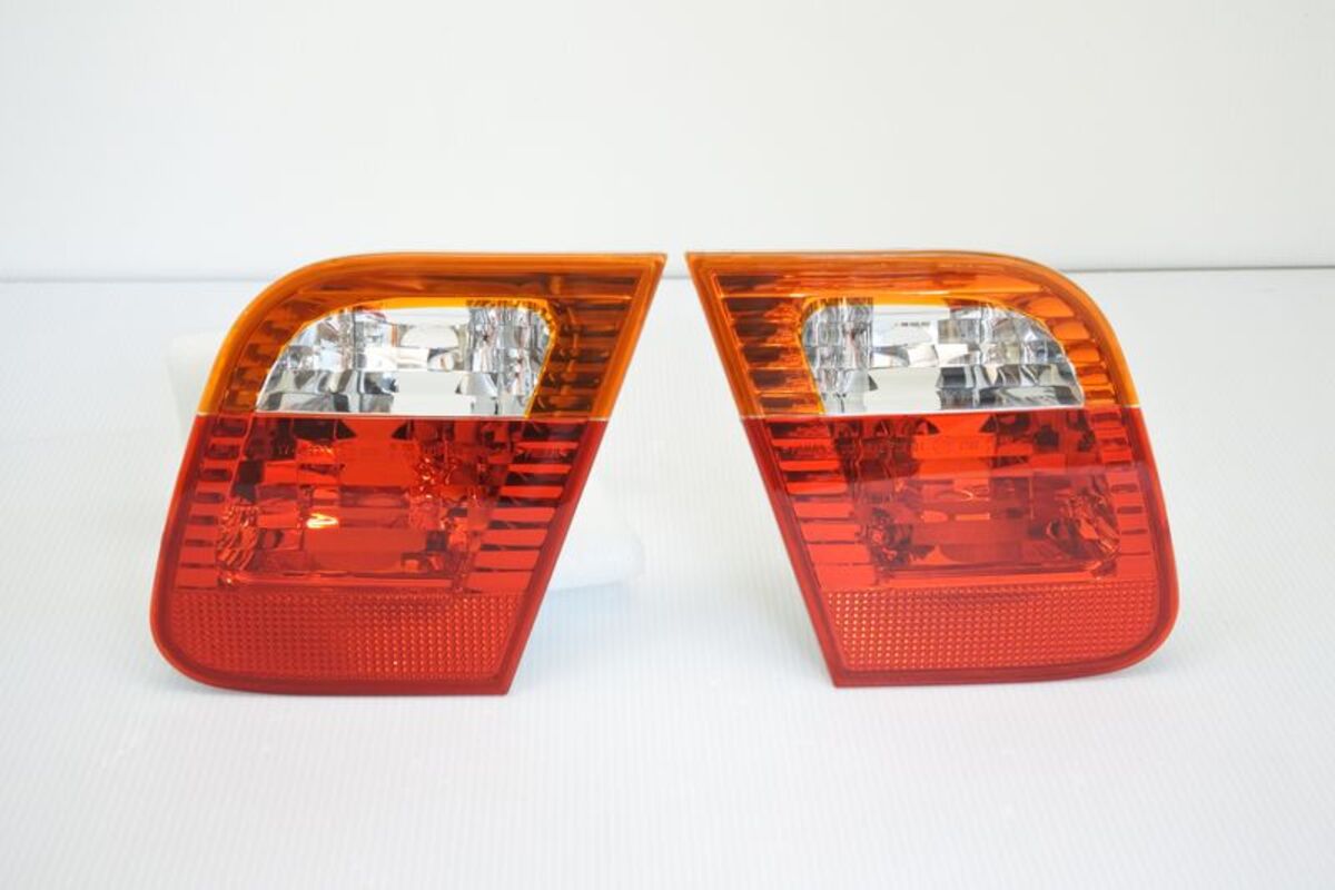2002-2005 E46 4門 紅黃白 內側 尾燈 倒車燈