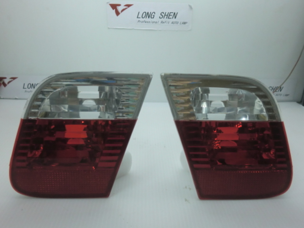 2002-2005 E46 4門 紅白 倒車燈 內側 尾燈