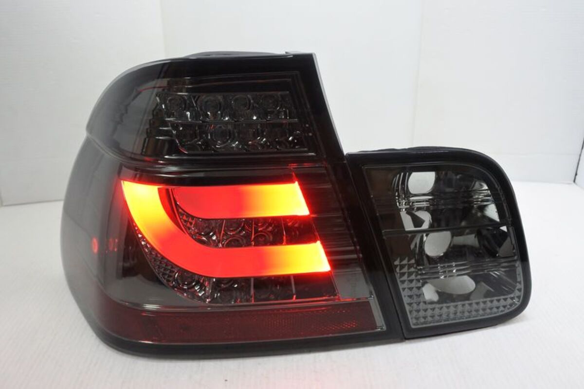2002-2005 E46 4門 LED光柱薰黑 尾燈 LED方向燈