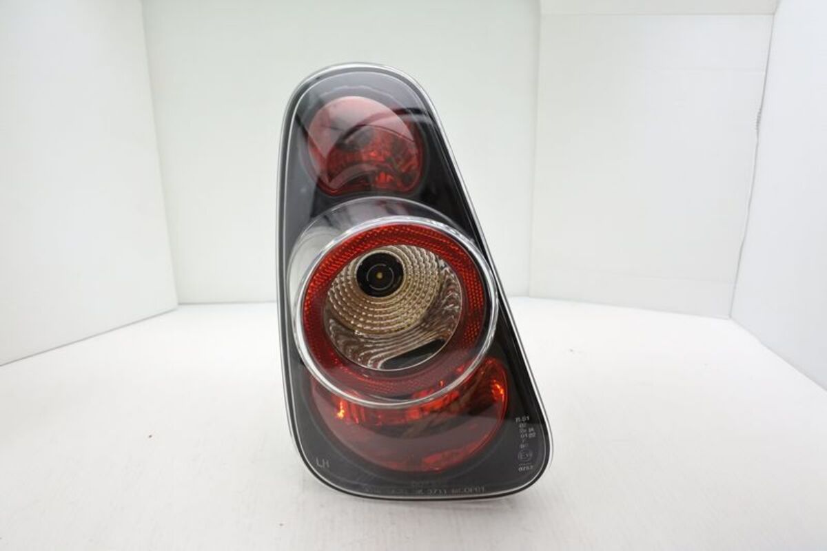 2001-2006 MINI COOPER R50 R52 R53  3D立體黑底紅心圓 尾燈