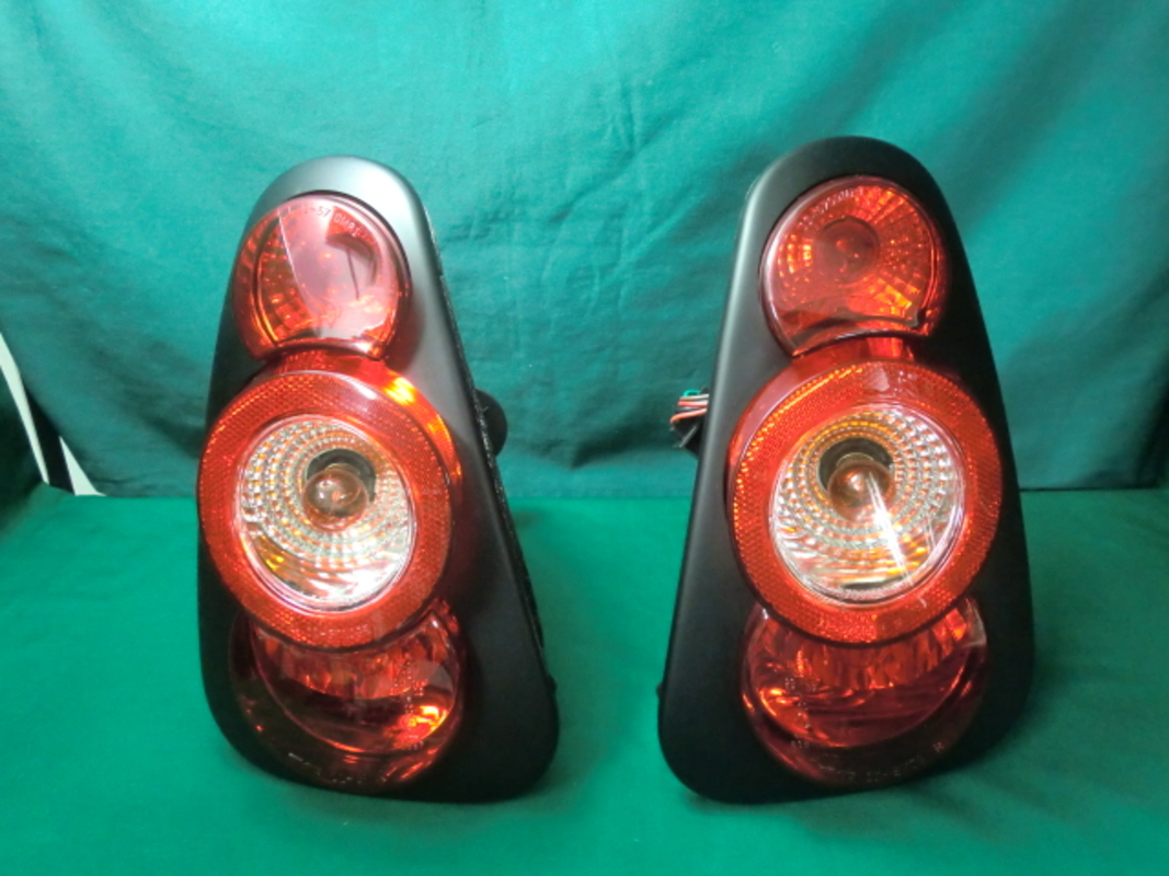 2001-2006 MINI COOPER R50 R52 R53 紅心圓黑底 尾燈 (缺貨)