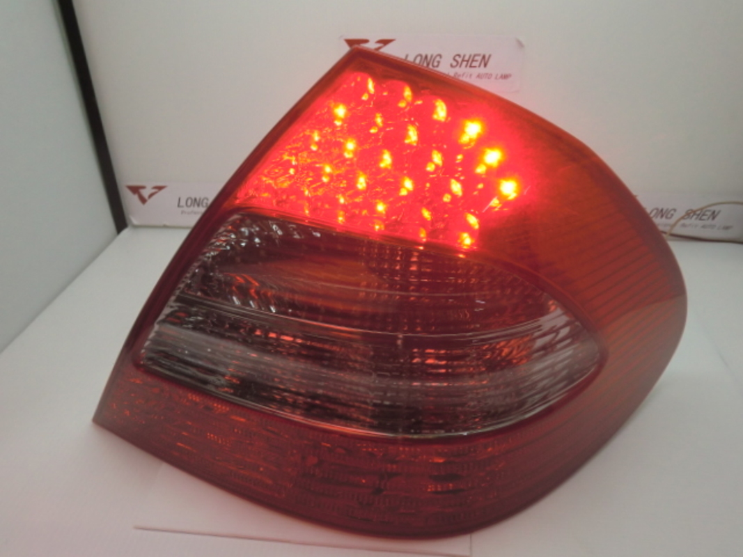 2002/04-2006/08 W211 E-CLASS 升級後期式樣 LED晶鑽紅白 尾燈