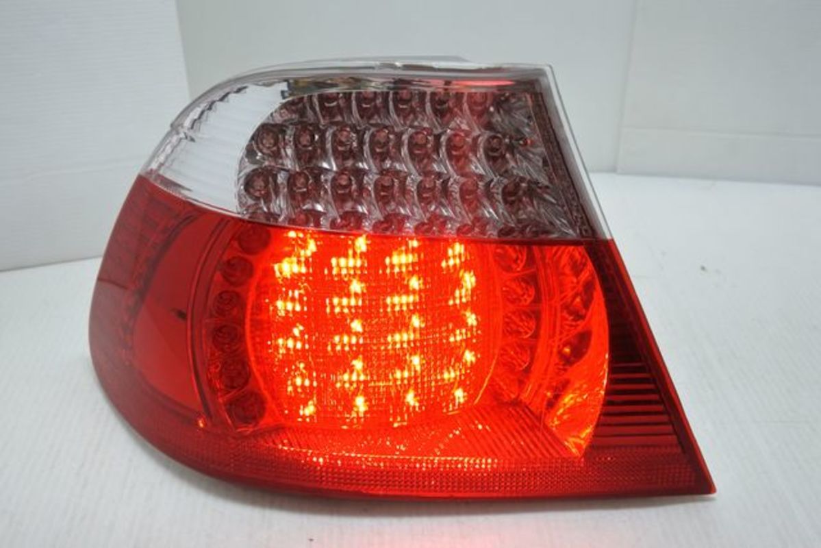 2003-2006 E46 2門 LED原廠型紅白 尾燈