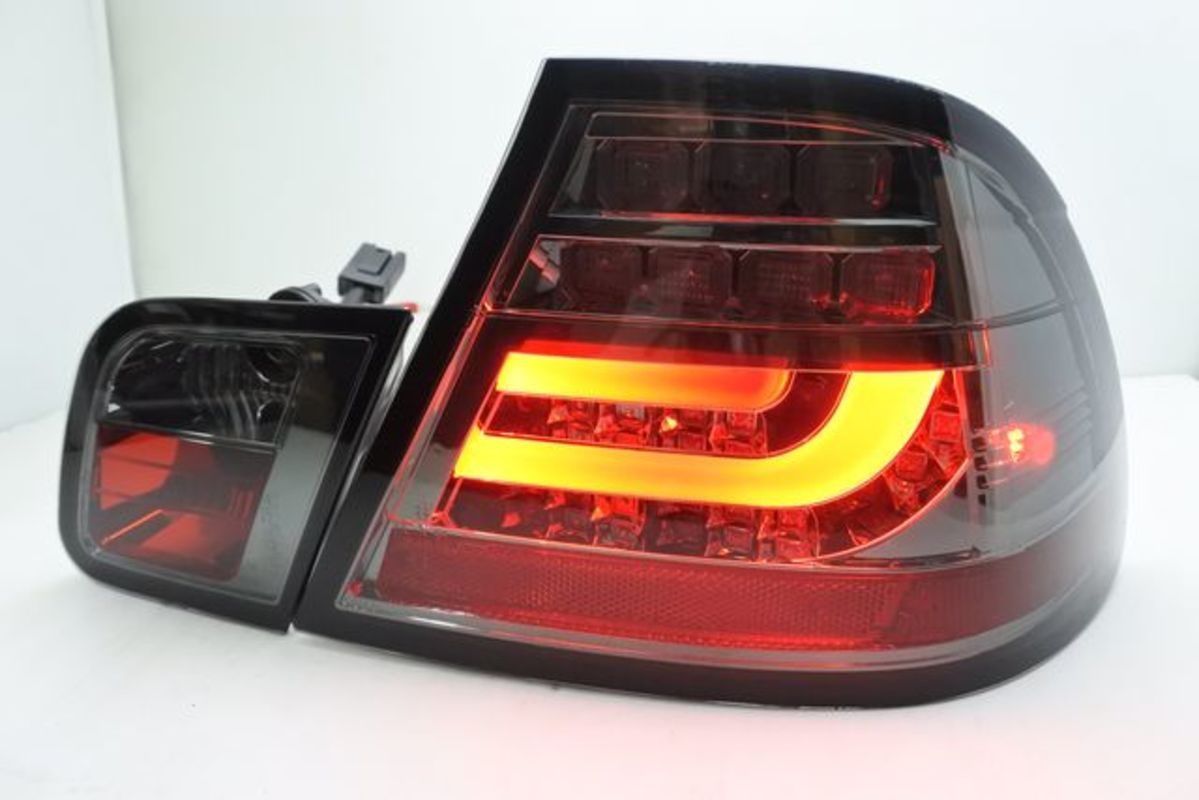 2003-2006 E46 2門 LED薰黑光版 尾燈 LED方向燈