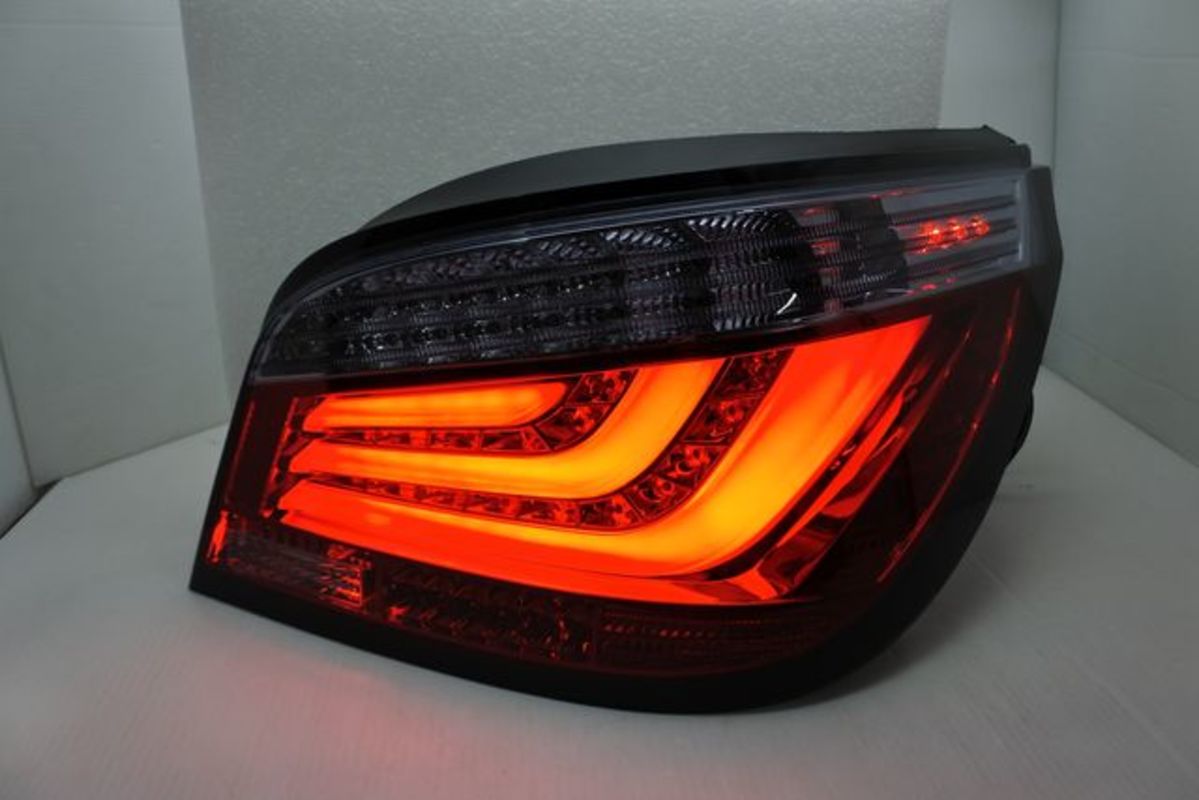 2003-2007/05 E60 全LED光柱紅黑 尾燈 LED方向燈