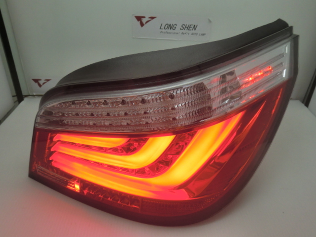 2003-2007/05 E60 LED光柱晶鑽紅白 尾燈 LED方向燈