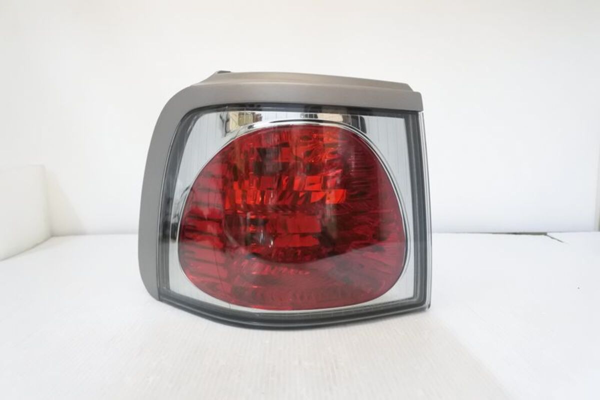 2003-2005 SPACE GEAR RV人 正廠 紅底白透明外側 尾燈