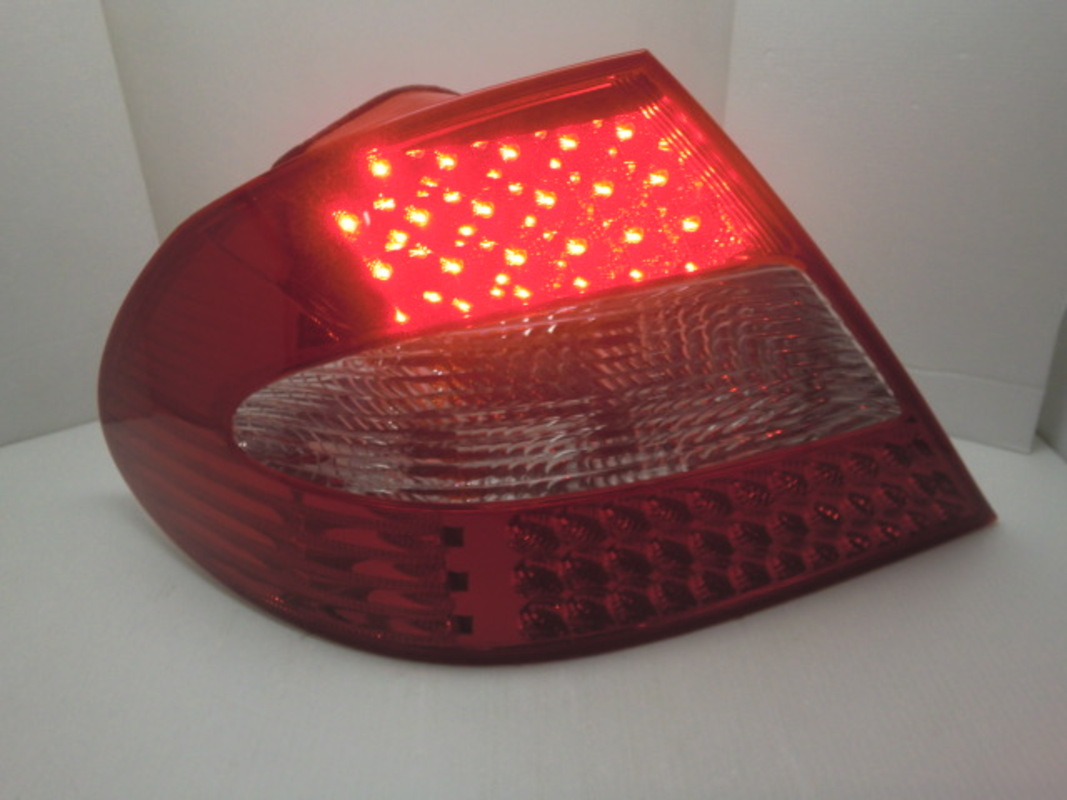 2002/05-2009 W209 LED晶鑽紅白 尾燈 (缺貨)