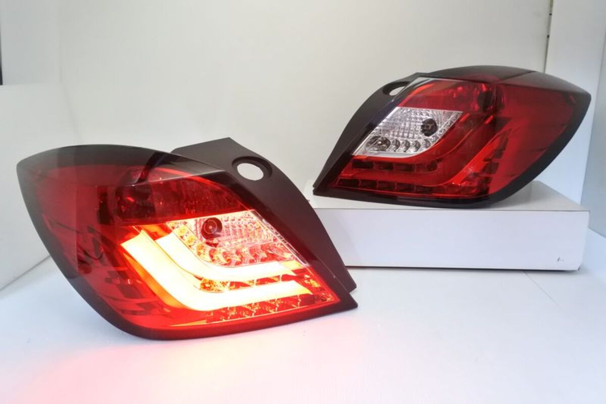 2004/09-2008 ASTRA H 3門 LED兩條光柱晶鑽紅白 尾燈 LED方向燈