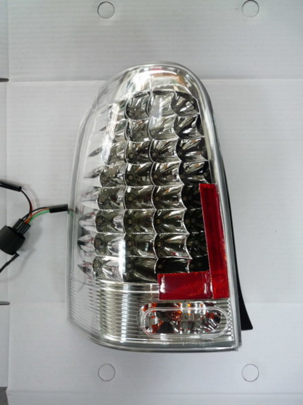 2004-2007 ESCAPE LED 晶鑽 尾燈 (停產)