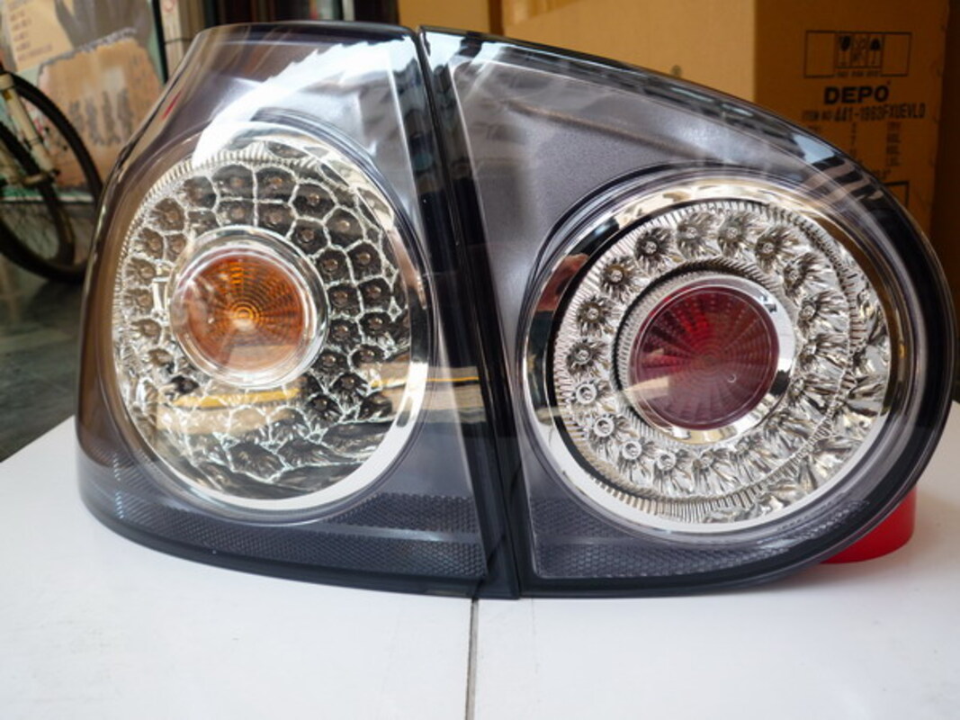 2004/05-2009/07 GOLF 5 LED 淡黑 尾燈 (停產)
